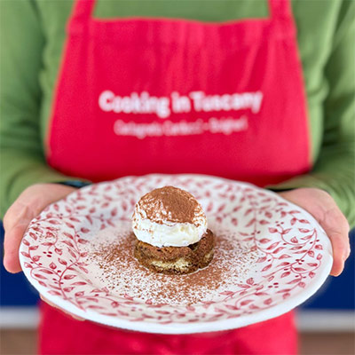 Chiccamisù: Elegant Mini Tiramisù with Meringues